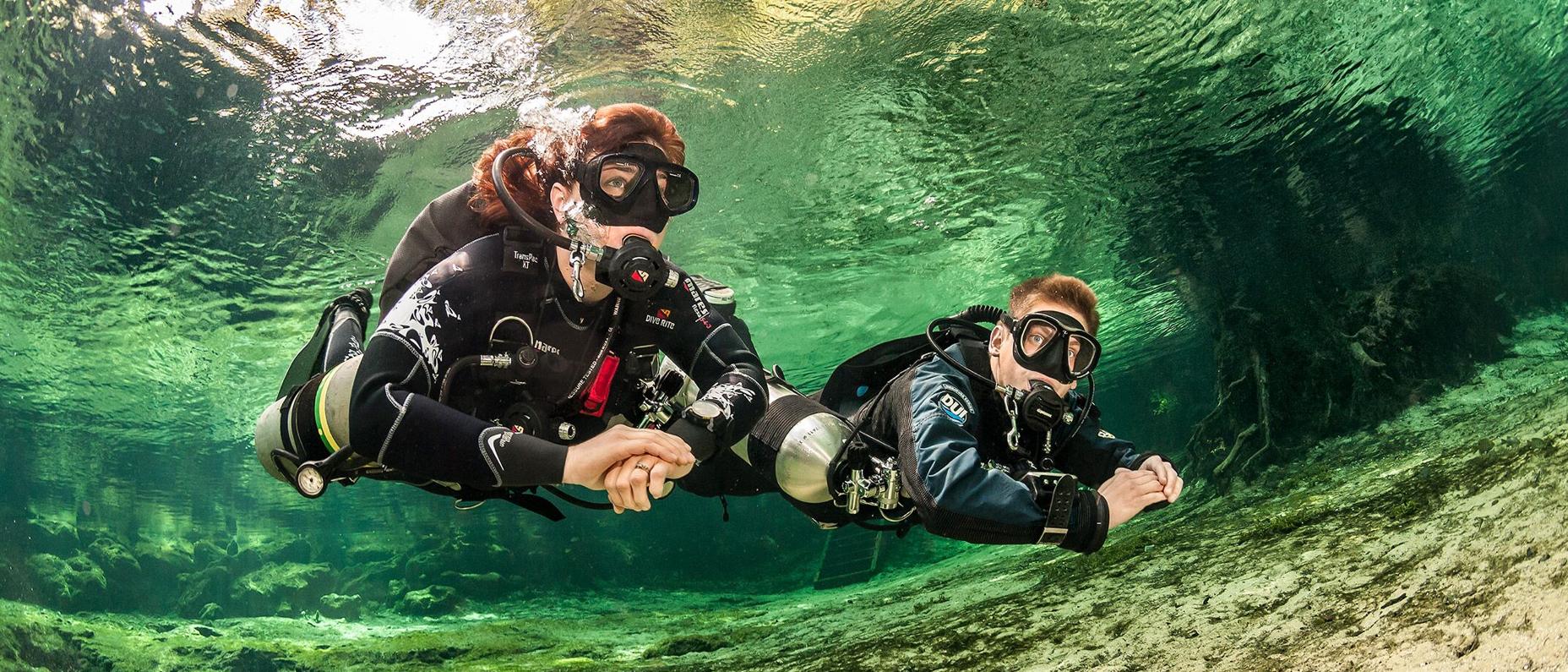 Buceador PADI Sidemount